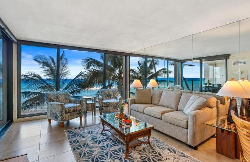 Honokowai House | Mahana 307 · MA 307 OceanFront Condo w Pool AC