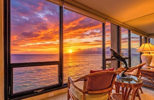 Honokowai Condo | Mahana Villas | Oceanfront 1 BR Sleeps 4 | Car Incl. w/6+ Nights | MAH-814 by KBM