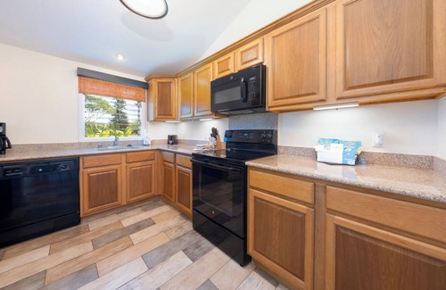 Princeville Hotel | Makai Club Resort 1BR Condo Near World-Class Golf +Full Kitchenette |Pool Access