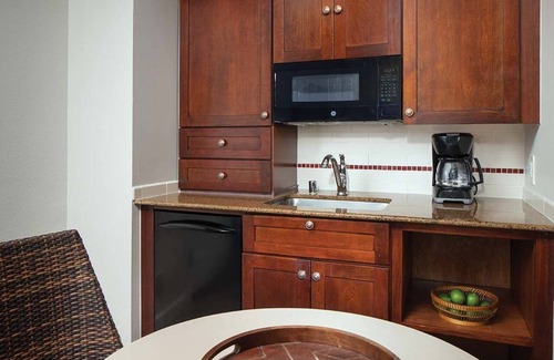 Lihue Condo | Marriott's Kaua‘i Beach Club | Two Parlor Suites
