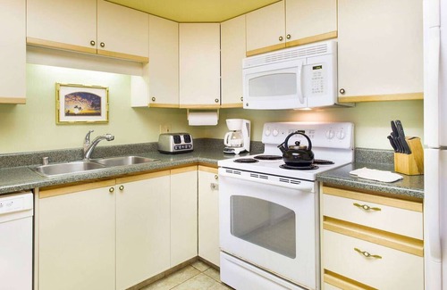 Kihei Condo | Maui Banyan- 1BR Garden View - No Cleaning Fees/Full Kitchen