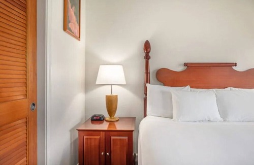 Kahului Hotel | Maui Beach Escape | Garden View | Outdoor Pool Access | Kanaha Beach - 2.9 miles