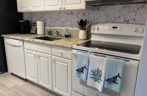 Kaanapali Condo | Maui Eldorado Studio, Relax Beach Cabana, Snorkel Black Rock, Walk to Whalers