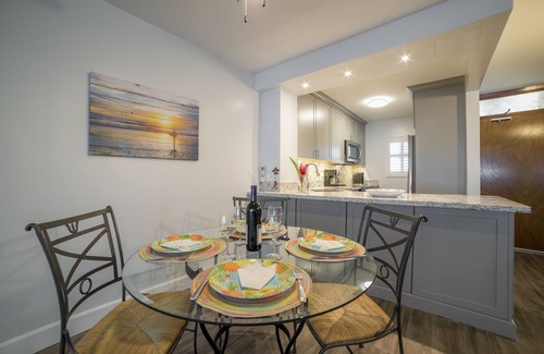 Kihei Condo | Maui Paradise – BEACH FRONT condo w/AC, Stunning Ocean & Sunset Views!