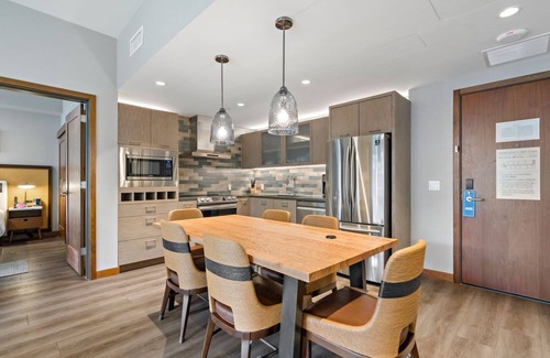 Kihei Villa | Maui Resort Rentals: Hilton Maui Bay Villas - Brand New 2BR Penthouse Oceanview Suite!