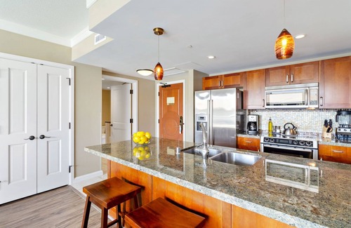 Kaanapali Condo | Maui Resort Rentals: Honua Kai Hokulani 608 - 6th Floor 1BR w/Partial Ocean & Mountain Views!