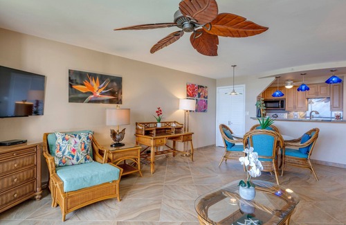 Kahana Condo | Mesmerizing sunset views from your private lanai