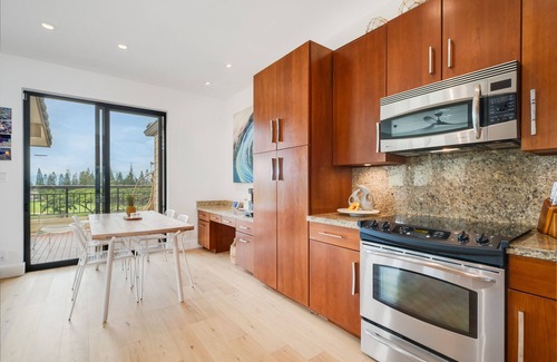 Kapalua Villa | MODERN HAWAII ⛳️ Modern Remodel, steps to the Beach, 4th Tee, Ocean View, 4 Pools