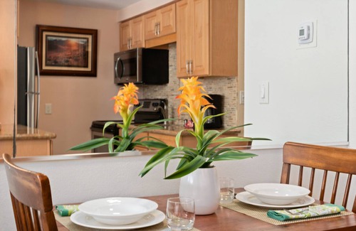 Lahaina Condo | Mountain View Studio at Beachfront Resort in West Maui - Lahaina Shores 320