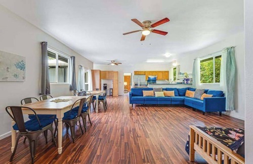 Keaau House | *NEW* A Big Island Home for Fourteen Near the Puna Coast