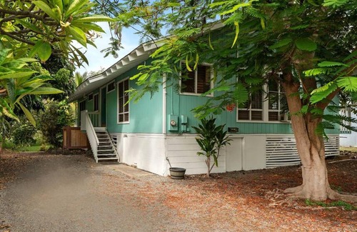Kailua-Kona House | New A/C Central Kona Surf House 4bd/4bth Sleeps8
