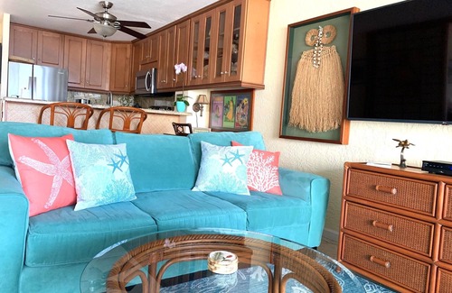 Kailua-Kona Condo | New AC system! 2-bedroom, 2-bath Ocean Sunset Retreat
