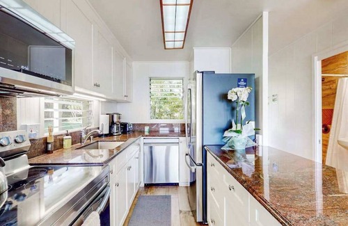 Wailua House Lots Condo | *New* Beachfront Kauaʻi Studio, Steps From Surf and Sunrise