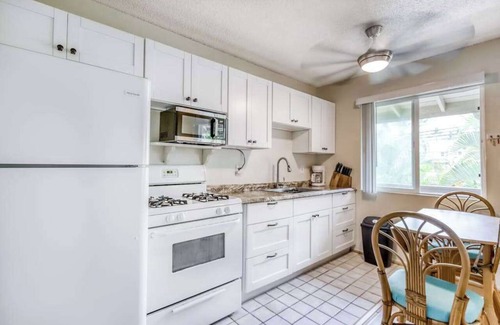 Kailua-Kona Condo | *NEW* Easy Oceanfront Kona Living Near Honl's Beach