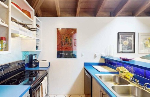 Maunaloa Condo | New Fall Deal Ocean-View Molokai Condo with Spacious Lanai