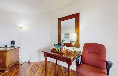 Hanamaulu Apartment | *NEW* Fall Deal Ocean-View Lihue Studio with Beach and Hot Tub
