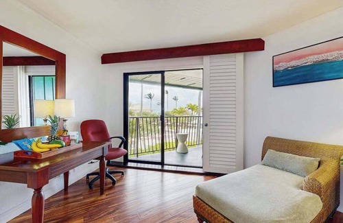 Hanamaulu Apartment | *NEW* Fall Deal Ocean-View Lihue Studio with Beach and Hot Tub