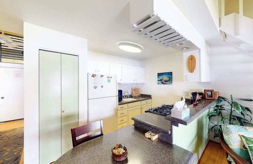 Kaunakakai Condo | New Fall Deal Top-Floor Whitewater Views Over Molokai's Coast