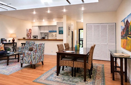 Maunaloa Condo | NEW Fall Sale Colorful Molokai Condo Near Kepuhi Beach with Lanai and Pool