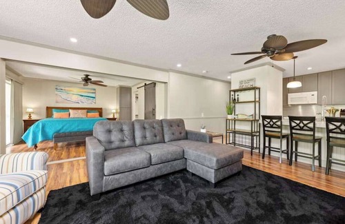 Maunaloa Condo | *New* Fall Sale Molokai Two-Bedroom Retreat by Kepuhi Beach