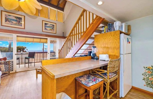 Maunaloa Apartment | *New* Fall Sale Oceanfront Molokai Studio for Sunset Lanai Evenings