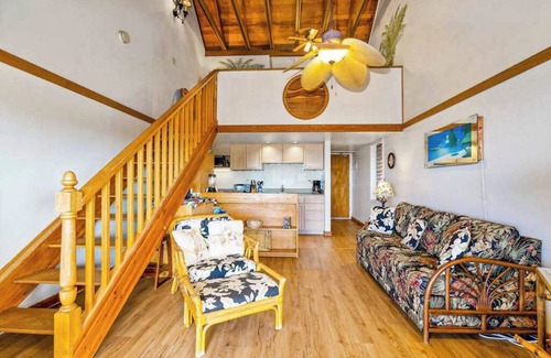 Maunaloa Apartment | *New* Fall Sale Oceanfront Molokai Studio for Sunset Lanai Evenings