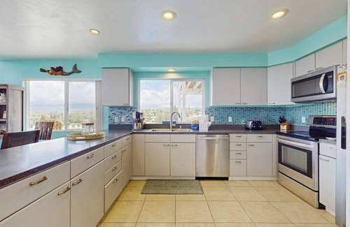 Waikoloa House | NEW Fall Sale Private Waikoloa Home with Coastal Views and Hot Tub