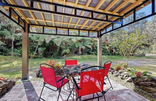 Volcano House | *NEW* Fall Special Volcano Garden Retreat Near Hawai'i Volcanoes National Park