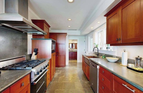 Diamond Head - Kapahulu - St. Louis House | NEW Historic Tonggs Beach Home with Three Sunset Lanais