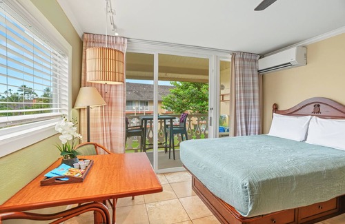 Wailua Apartment | New*Islander on the Beach 315-Top Floor Corner Mountain View with AC Sleeps 4