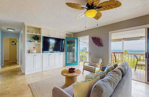 Kailua-Kona House | *NEW* Kona Sunsets Near Magic Sands, 2BR Home for Families