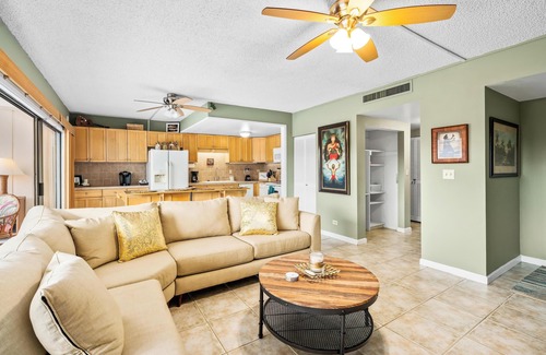 Historic Kailua Village Condo | New Listing! Two bedroom, two bathroom condo in heart of downtown Kailua-Kona