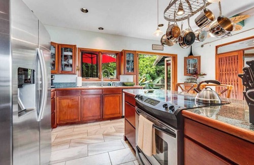 Honaunau-Napoopoo House | New Oceanfront Captain Cook Home Near Kealakekua Bay