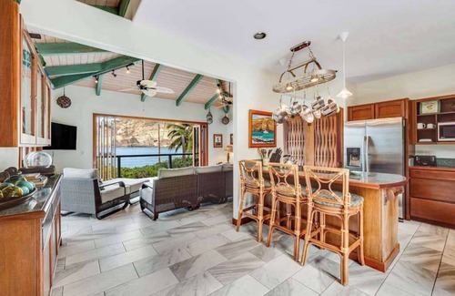 Honaunau-Napoopoo House | New Oceanfront Captain Cook Home Near Kealakekua Bay