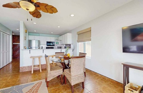 Kapaa Condo | *New* Top-Floor Kapaa Oceanfront Condo with Resort Fun