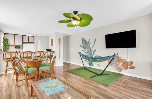 Historic Kailua Village Apartment | *New* Walk to Kailua Bay from This Bright Kona Retreat
