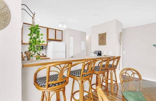 Historic Kailua Village Apartment | *New* Walk to Kailua Bay from This Bright Kona Retreat