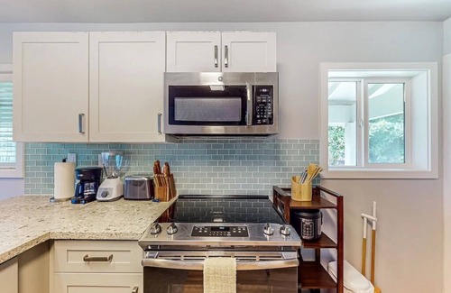 North Shore House | North Shore Beachfront Property! 5 bed, 4 bath