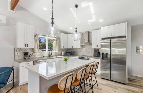 Mililani House | Oasis Retreat: Beautiful 4BR 2BA