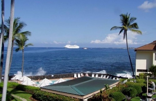 Kailua-Kona Condo | Ocean Front at a Safe Distance! Plus Full View Garden & Pool!