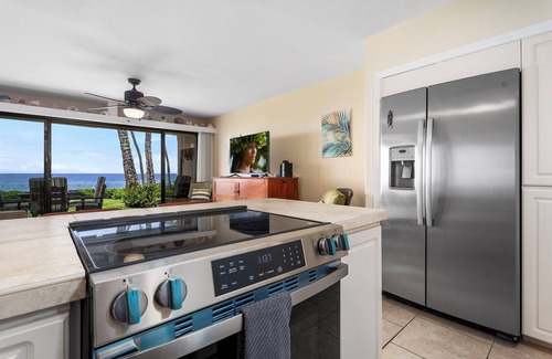 Kailua-Kona Condo | 🏖️Ocean Front | No Stairs | Upgraded | Concierge Included
