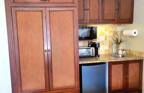 Wailua Condo | Ocean front studio condo w/views of pool, ocean & Sleeping Giant Mountainn