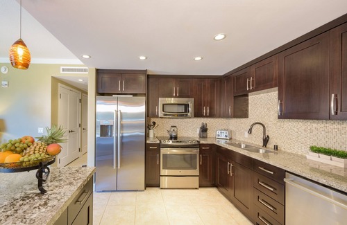 Honokowai Apartment | Ocean Front Studio , WINTER SPECIAL . Plus Free parking !