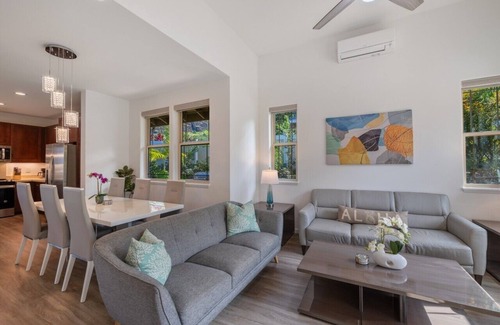 Makaha Valley House | Ocean+Mountain View|Beach 6 Min|BBQ|Gated|Parking
