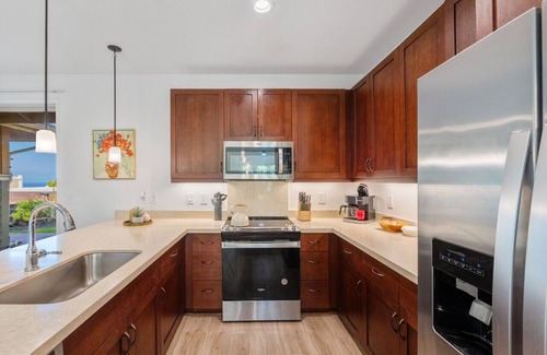 Makaha Valley House | Ocean+Mountain View|Beach 6 Min|BBQ|Gated|Parking