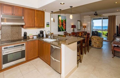 Waikoloa Condo | Ocean’s Edge! Lanai, Kitchen, WiFi, Flat Screen, A/C+Laundry–Hali`i Kai Waikoloa 13B