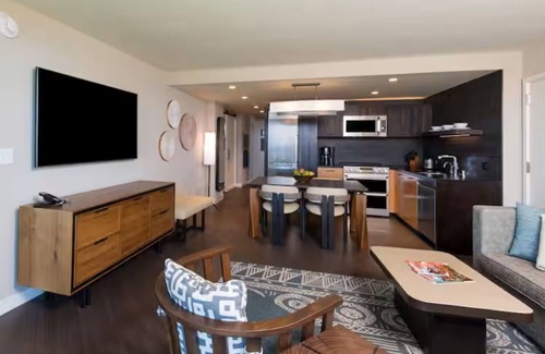 Waikoloa Resort | Ocean Tower Waikoloa Village by Hilton - 2 Bedroom Penthouse (sleeps 8)