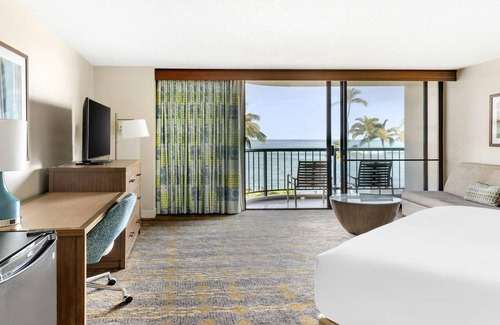 Waikoloa Resort | Ocean-View King at Ocean Tower – Waikoloa Beach Resort with Lanai