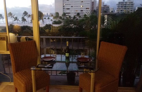 Diamond Head - Kapahulu - St. Louis Condo | OCEAN VIEW ~OCEAN FRONT ~GOLD COAST