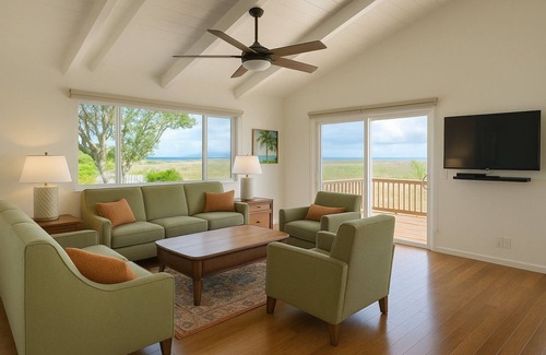 Paia House | Ocean View Retreat – Walk to Town and Beaches– A/C – Fast WiFi - Self Check-In
